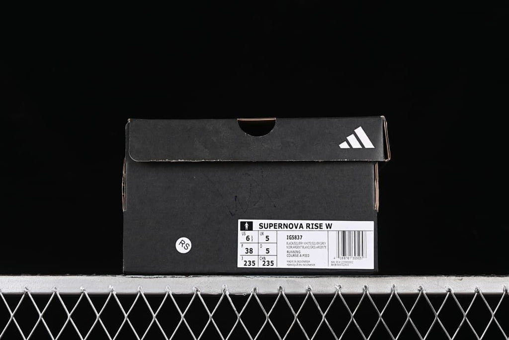 Shoebox label identifying the Supernova Rise W and style code IG5837.