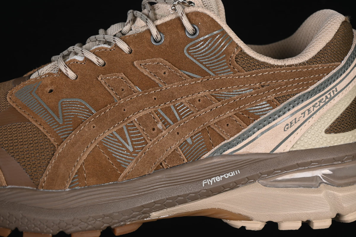 Close-up of side overlays, branding, and the midsole.