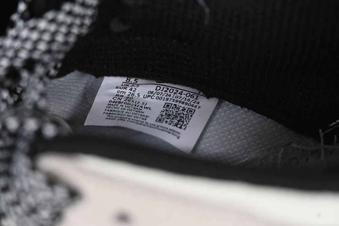 Interior size label showing EU 42 on the photographed shoe