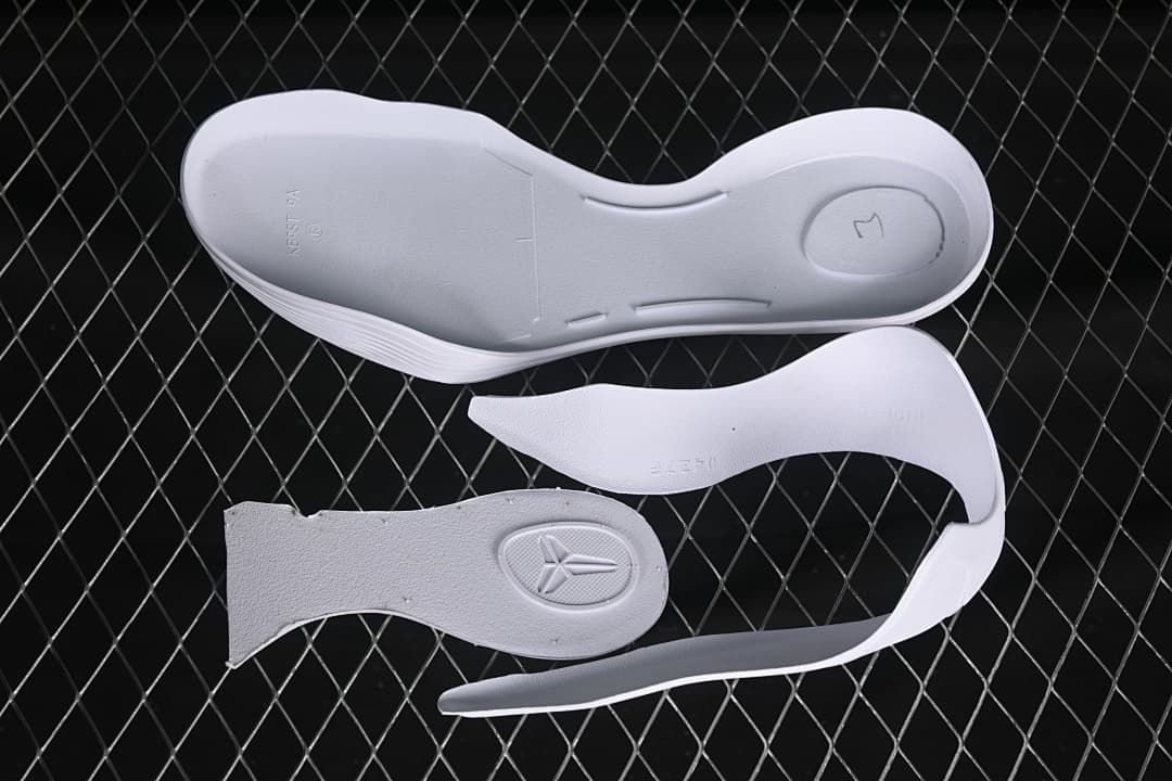 Removable shoe components displayed separately, including a Kobe-branded piece