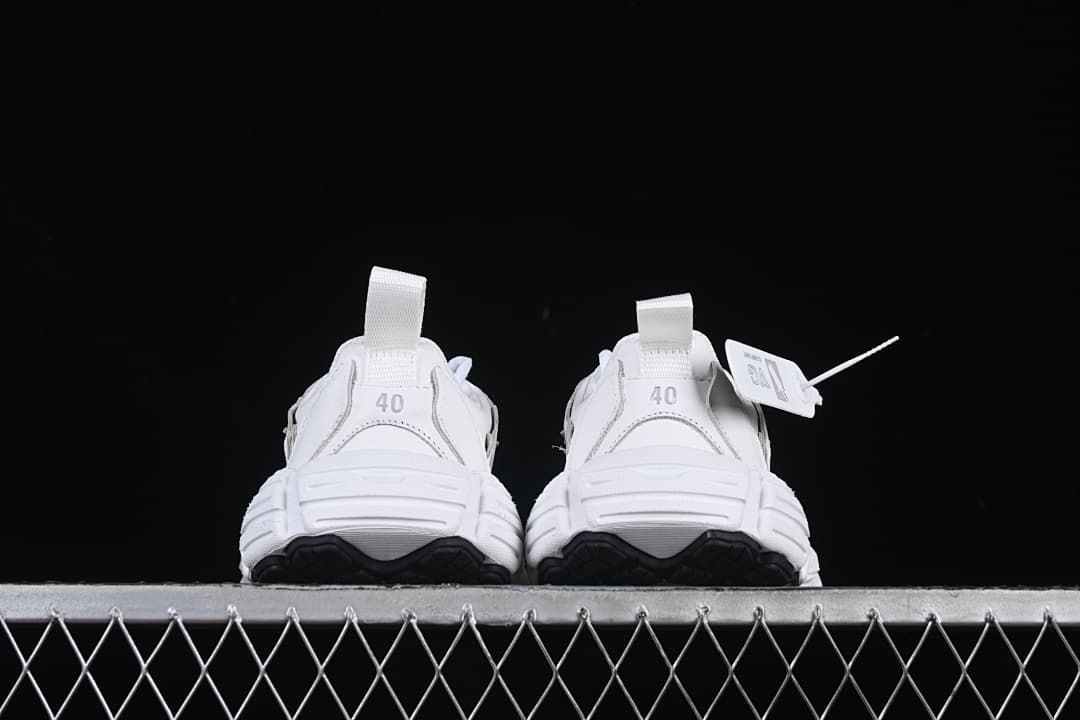 Rear view of the pair showing heel loops and size 40 markings