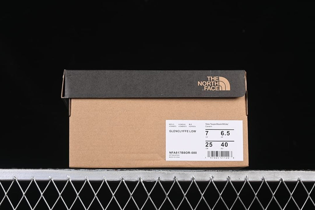 Shoe box label identifying the Glenclyffe Low, EU 40, and style code NFA817B8OR-080.