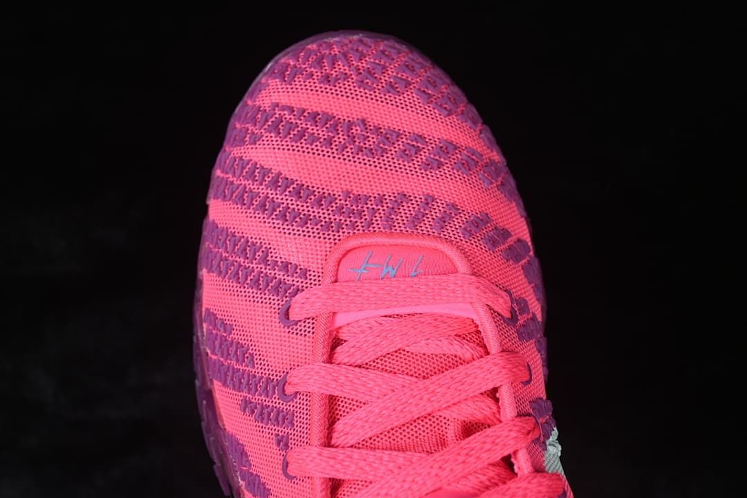 Top-down view of the patterned toe and laces