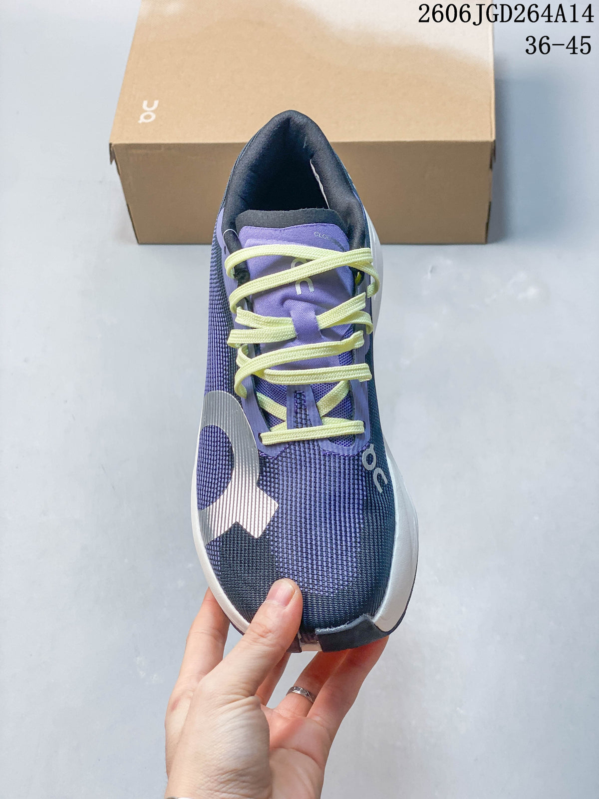 Top view of the running shoe showing its patterned upper and contrasting laces.