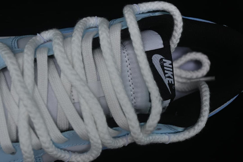 Top close-up of the tongue and oversized rope laces