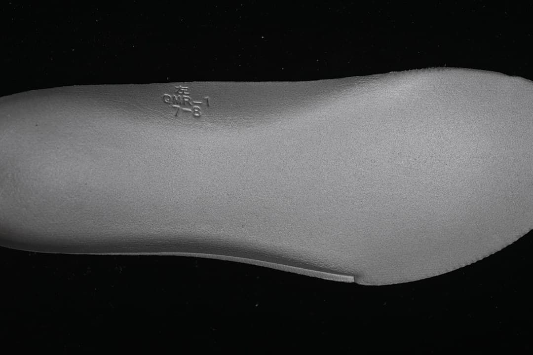 Close-up of the gray footbed underside.