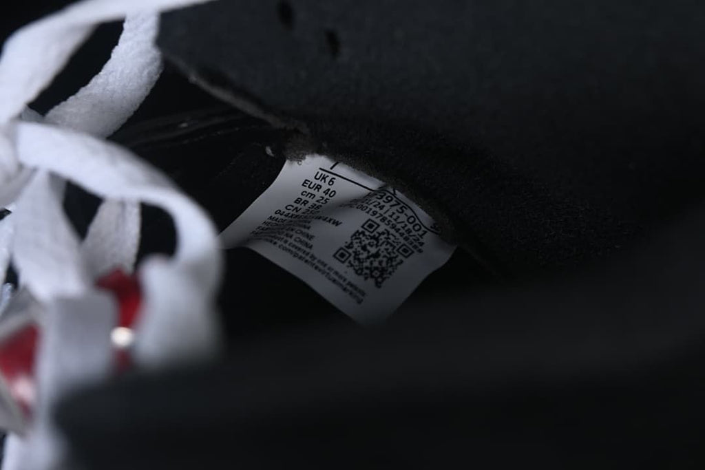 Interior size label showing UK 6 and EUR 40