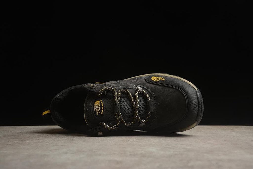 Top view of the shoe showing its laces, toe shape and logo details.