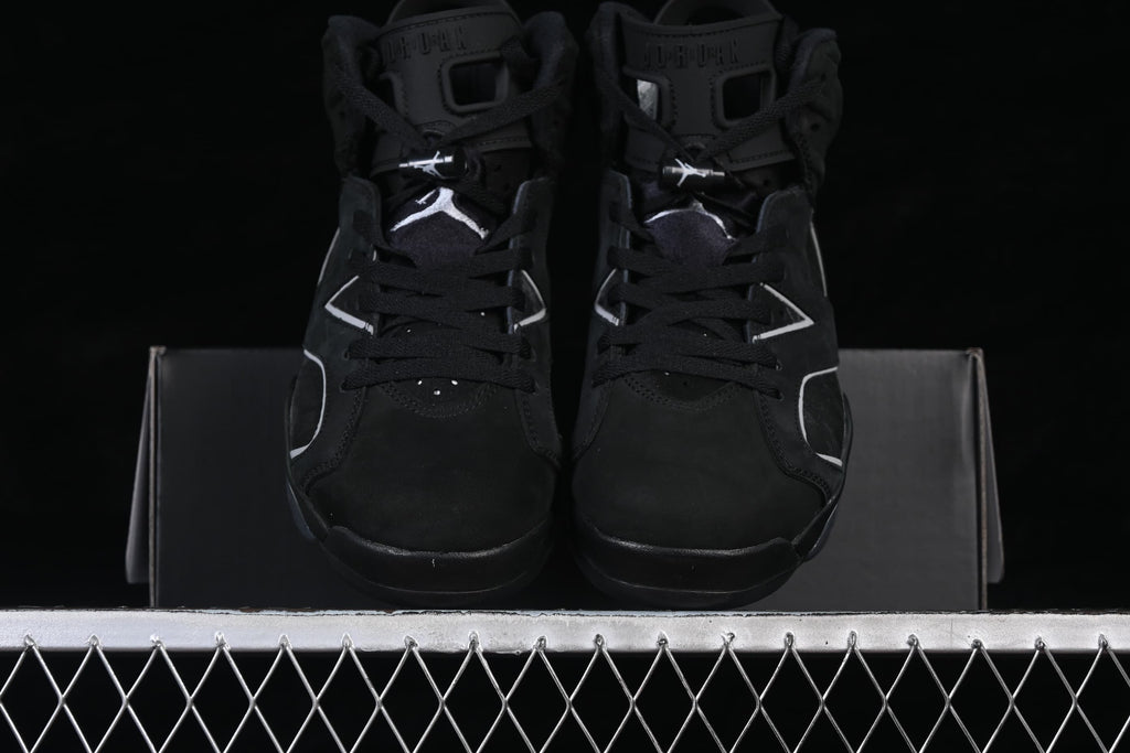 Front view of the pair showing black laces and high-top collars.