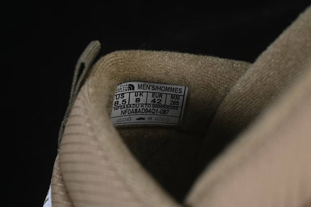 Interior size label showing US 8.5, UK 8, EU 42, and 265 mm