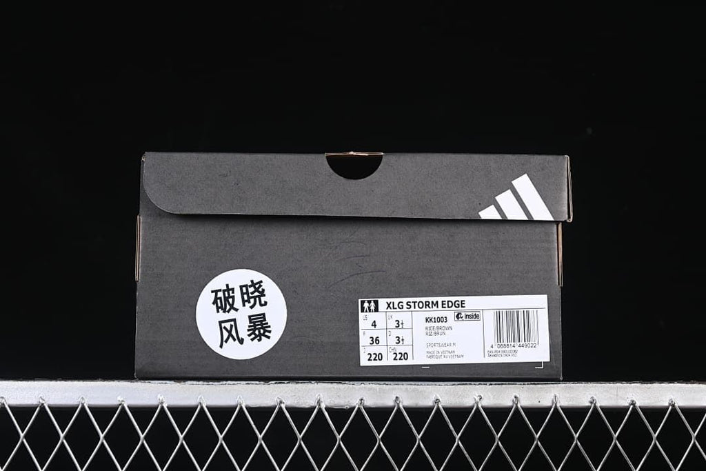 Shoebox label identifying the XLG Storm Edge model and KK1003 style code.