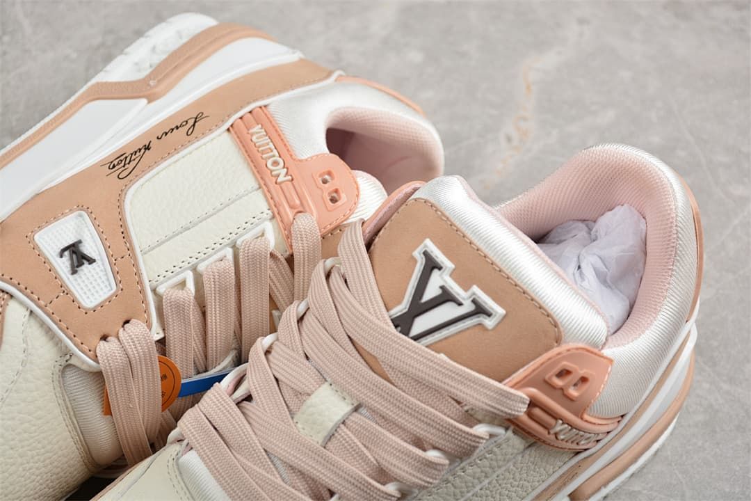 Close-up of sneaker tongues, laces, and padded collars