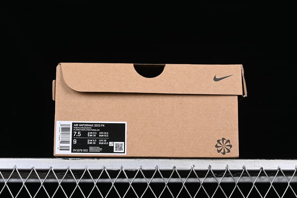 Sneaker box label showing Air VaporMax 2023 FK, DV1678-002 and EU 40.5