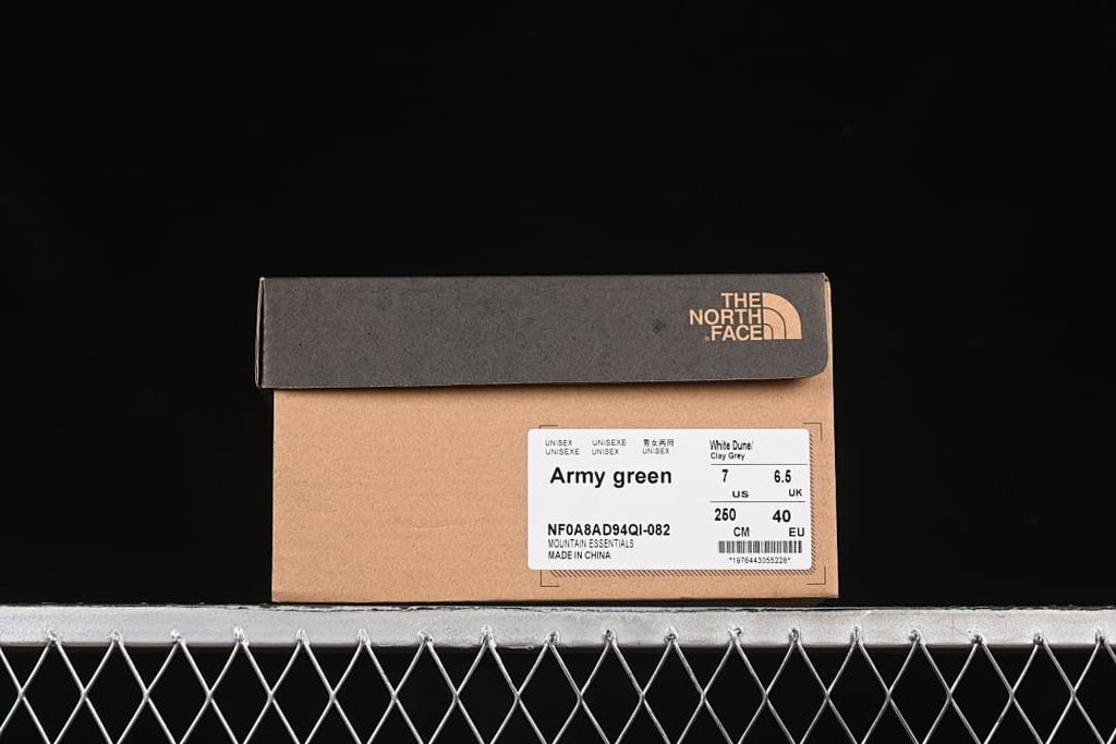 Shoebox label showing Army green, style code NF0A8AD94QI-082, and size 40 EU
