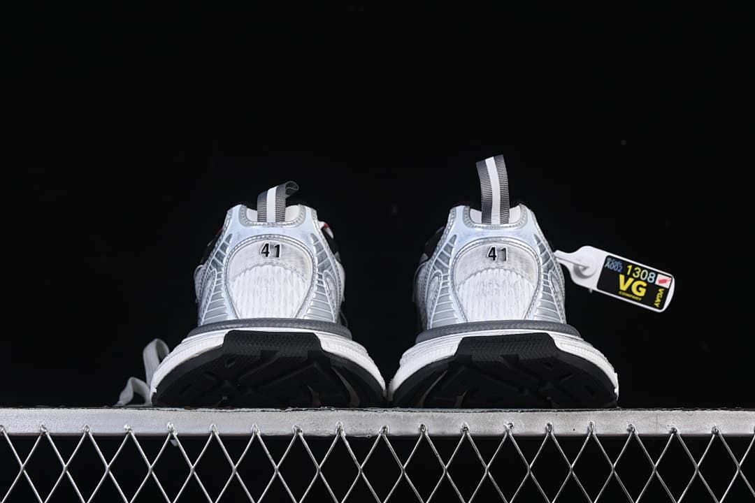 Rear view of the pair showing heel details and size 41 markings