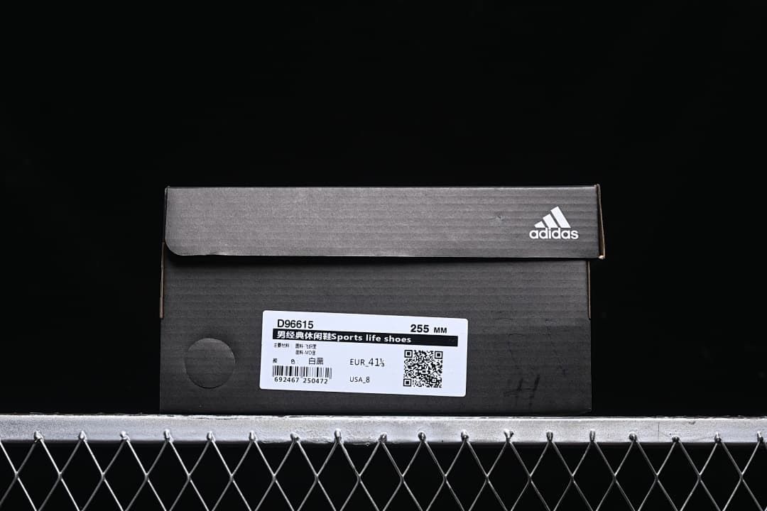 Shoe box label showing D96615 and photographed size markings