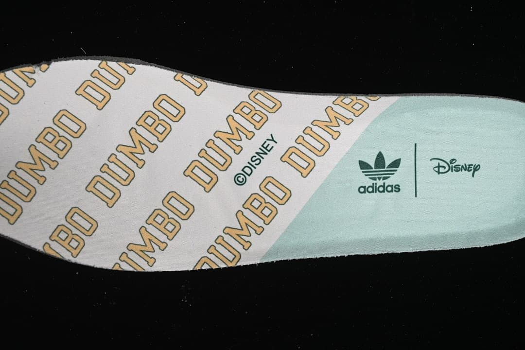 Printed insole with Dumbo lettering and adidas and Disney marks