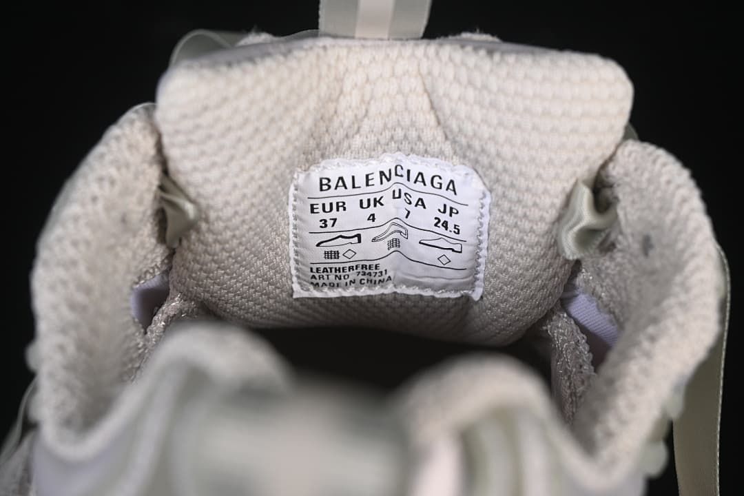 Tongue size label showing EU 37, UK 4, USA 7, and JP 24.5