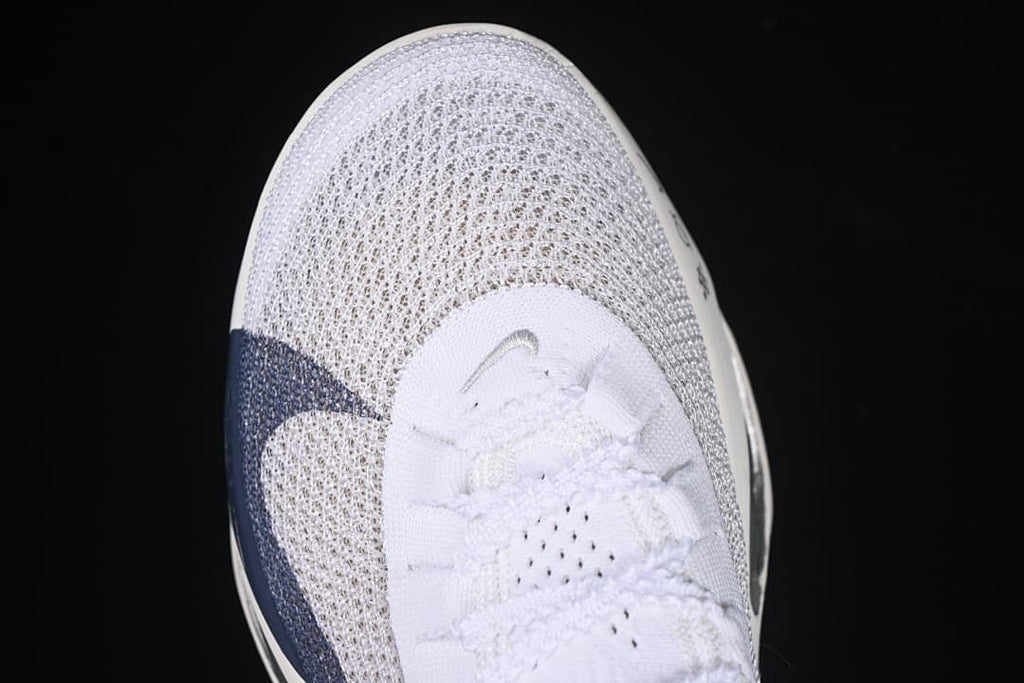 Top view of the patterned toe and lacing