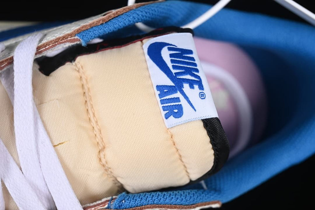 Close-up of the tongue label, padded tongue, and blue lining