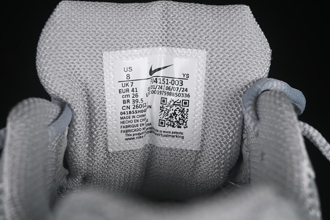 Tongue label showing size and style code FJ4151-003