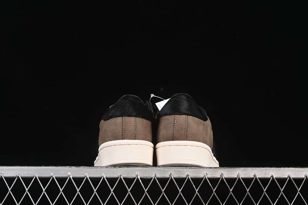 Rear view of the pair showing contrasting heel panels