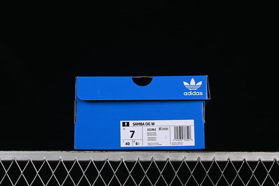 Blue adidas shoe box labeled Samba OG W, IG1962, and EU 40