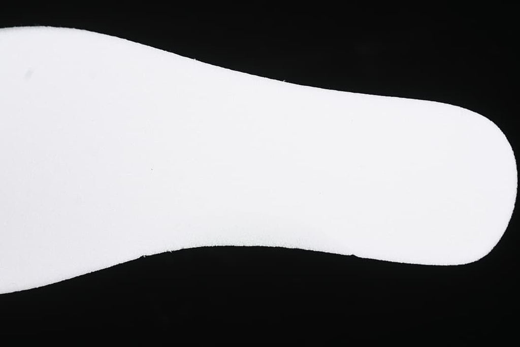 Close-up of the white insole