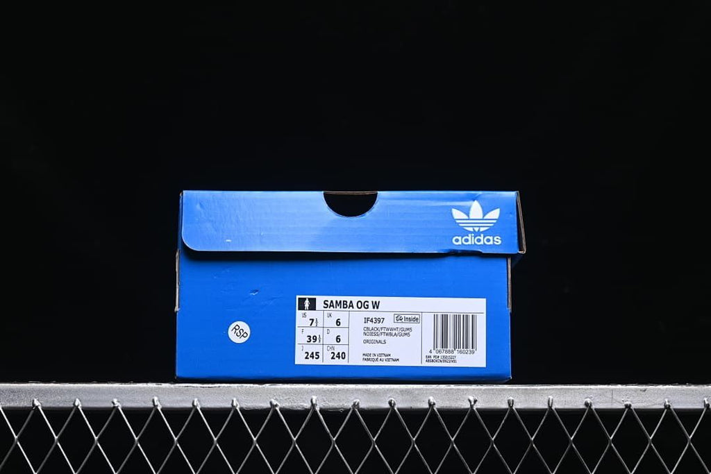 Blue shoe box label identifying Samba OG W, style IF4397, and sample size details