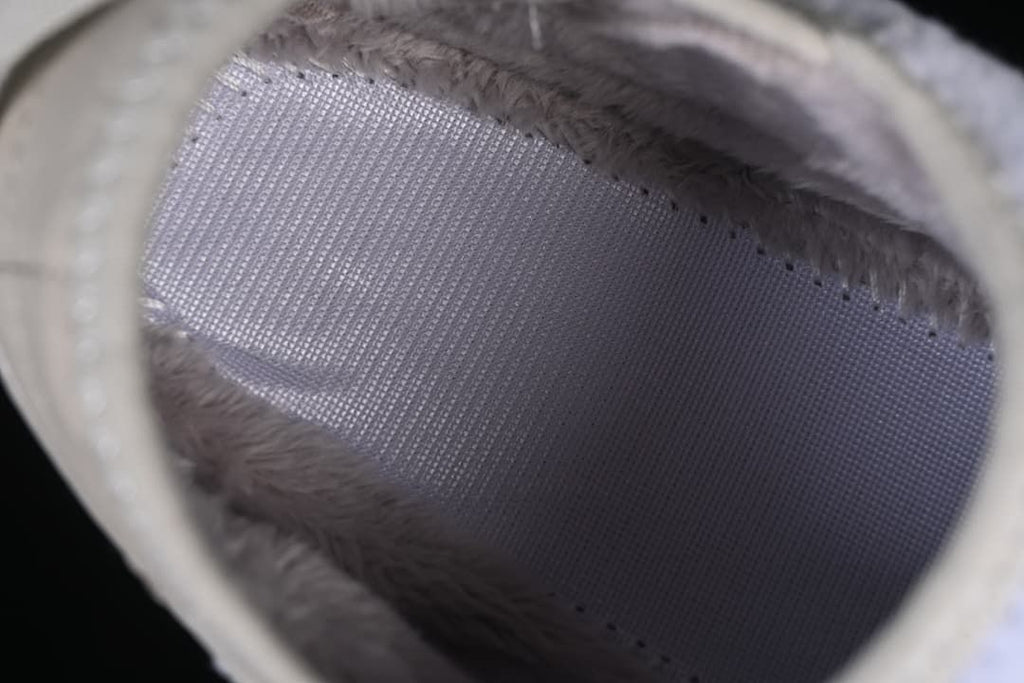 Close-up of the mule's interior lining