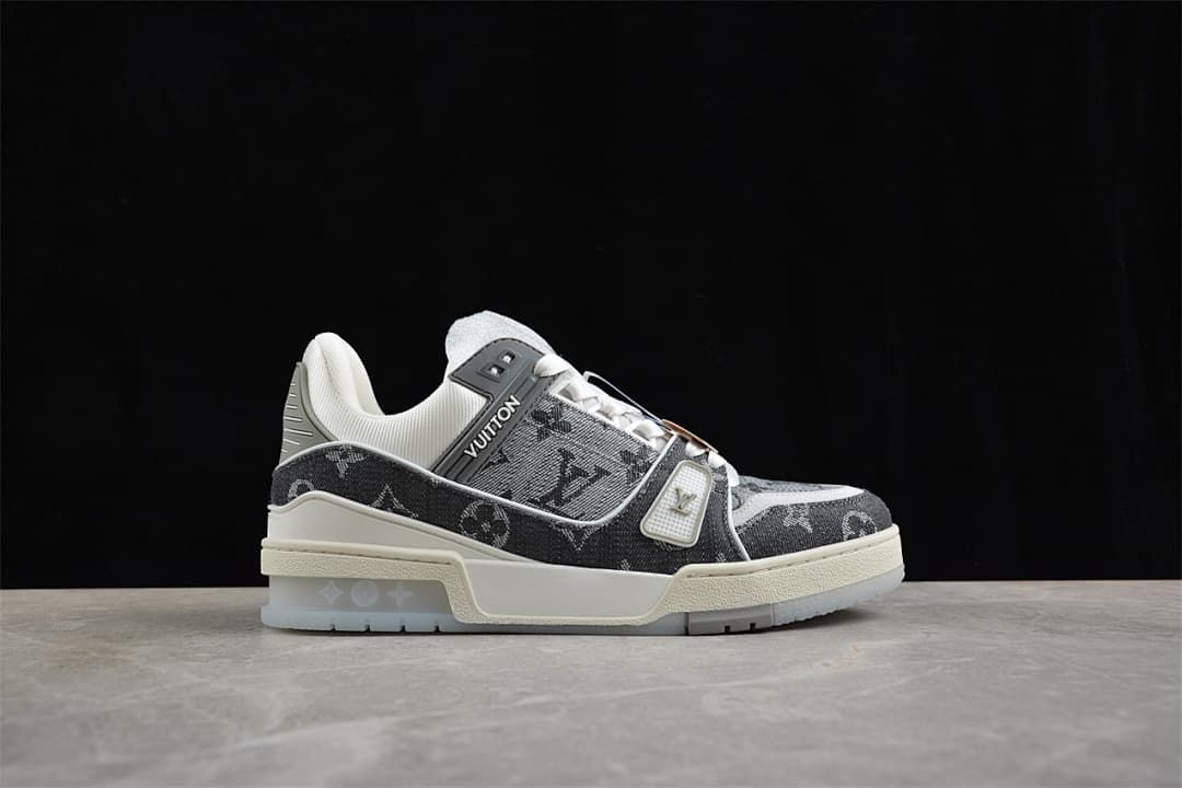 Side profile showing the patterned upper, white laces, and layered sole.