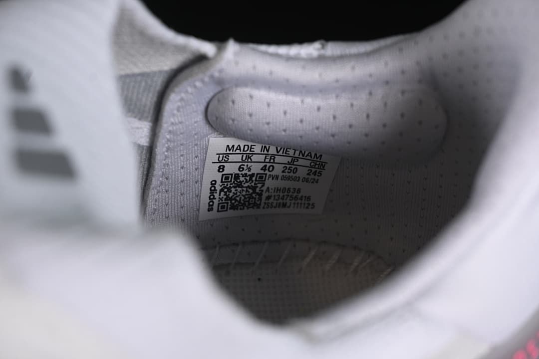 Interior size label showing US 8, UK 6.5, EU 40, JP 250 and CHN 245