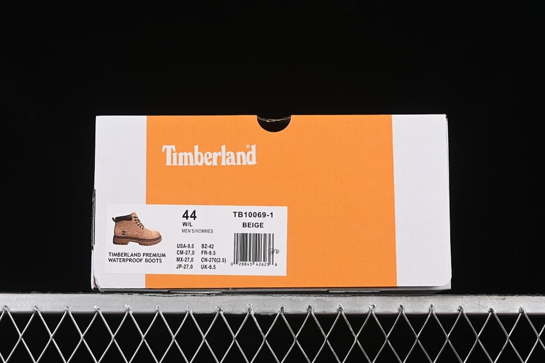 Boot box label showing Timberland, model TB10069-1, Beige and size 44