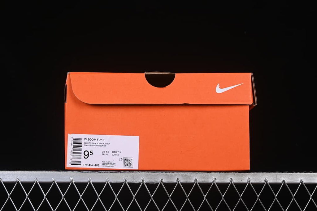 Orange shoe box with a label identifying the Nike Zoom Fly 6 and EU size 43.