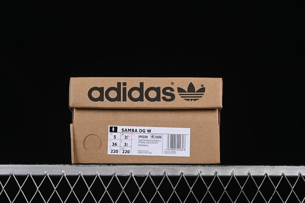 Shoe box label identifying Samba OG W, JP5330, US 5, UK 3½, and size 36