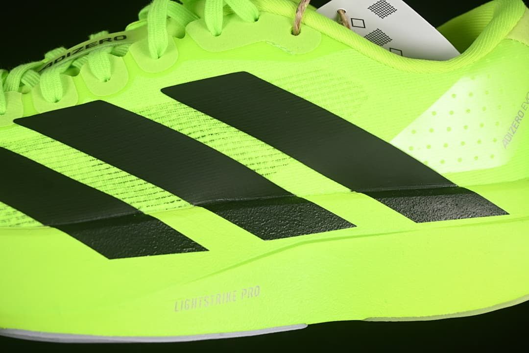 Close-up of black side stripes and Lightstrike Pro marking.