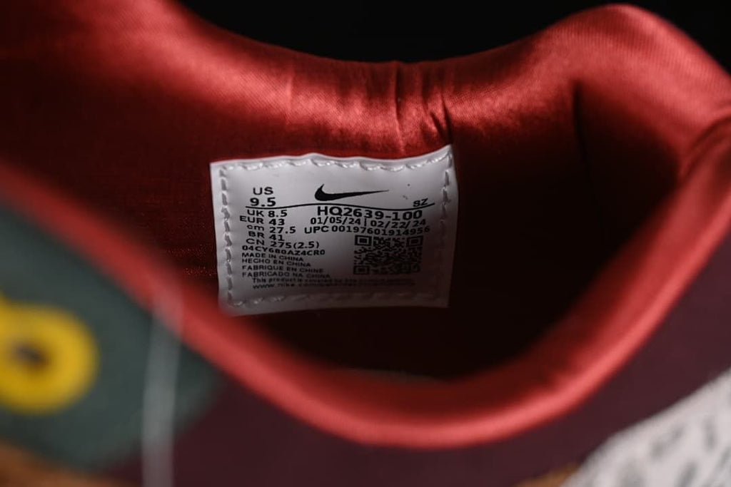 Close-up of the shoe size label showing US 9.5 and EU 43.