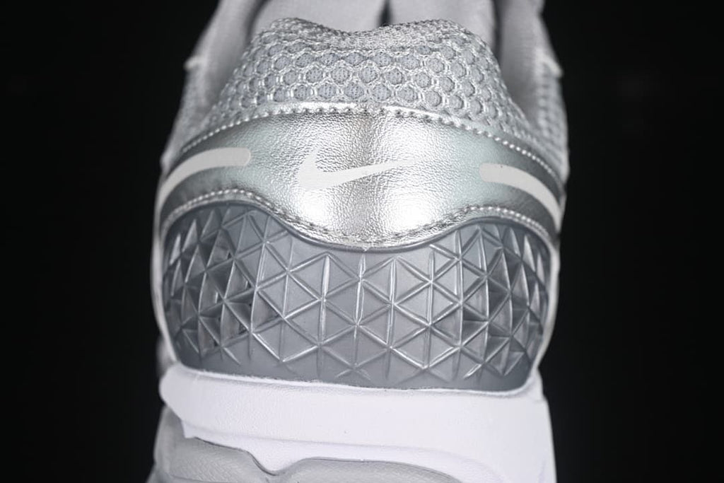 Close-up of the geometric heel panel