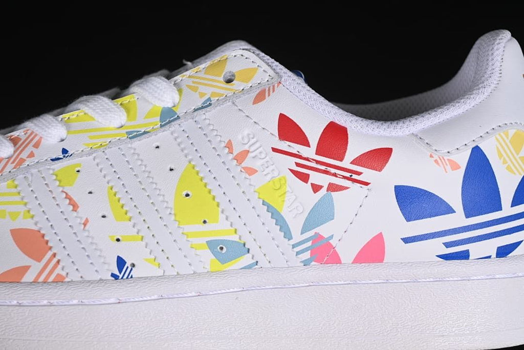 Close-up of the side stripes and multicolor graphic upper