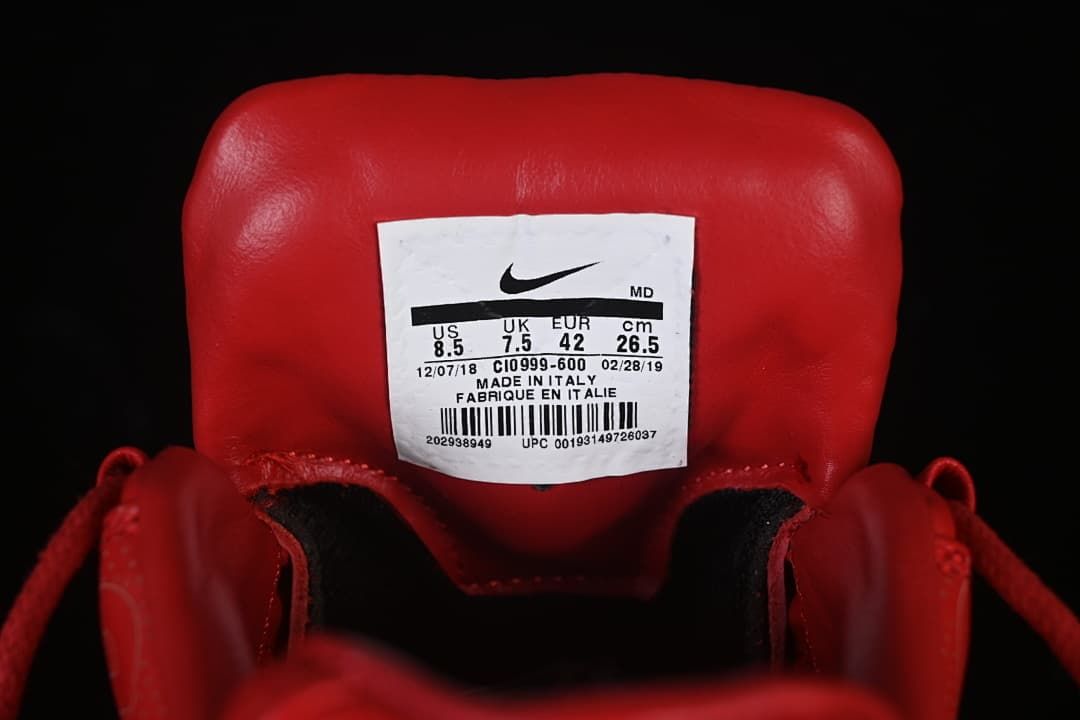 Tongue label showing style code CI0999-600 and EU size 42