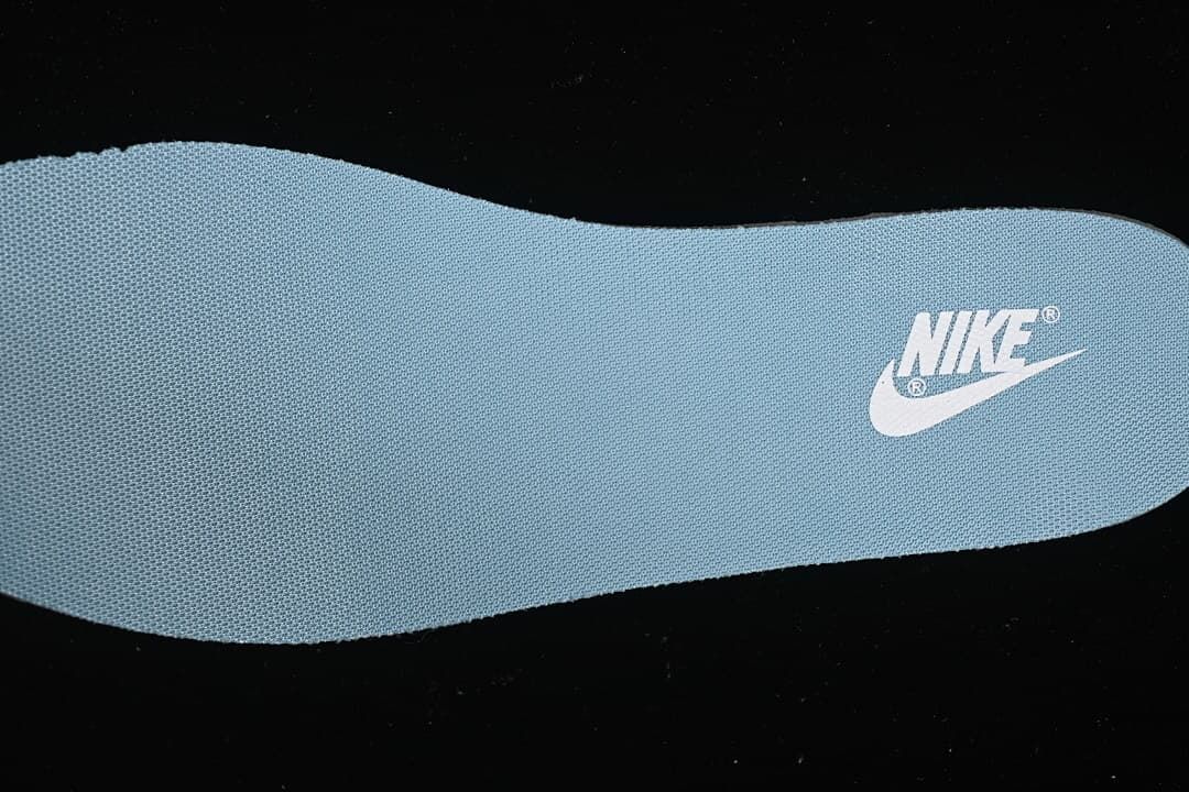 Light blue insole with Nike branding