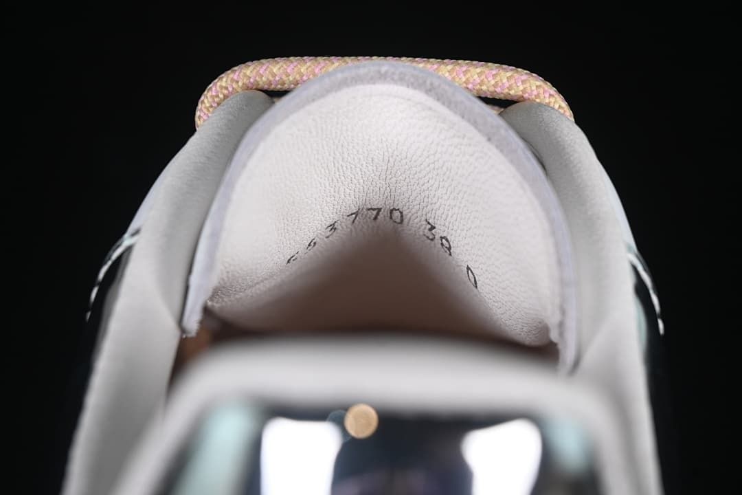 Close-up of the padded tongue and patterned laces