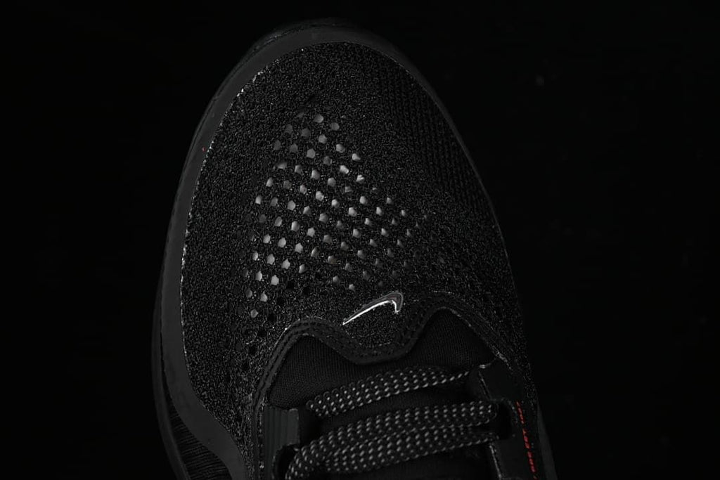Top view of the mesh toe box and lacing