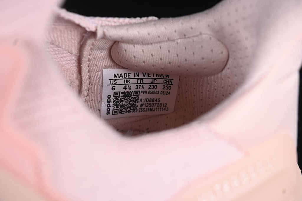 Interior size label showing US 6, UK 4.5, EU 37 1/3, JP 230 and CHN 230