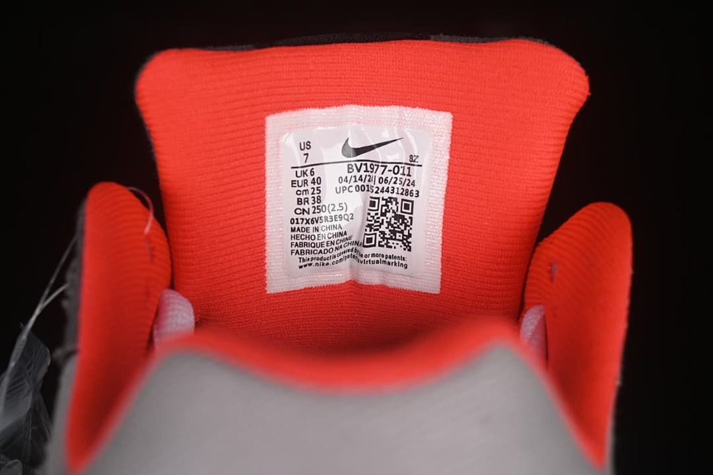 Tongue size label showing EU 40, US 7, UK 6, and CM 25.