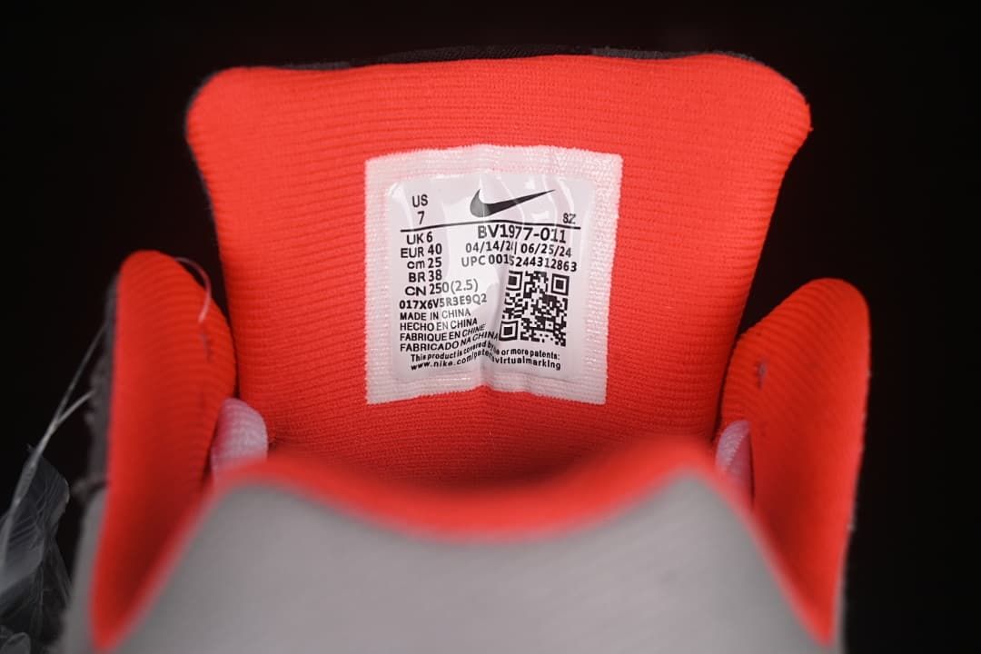 Tongue size label showing EU 40, US 7, UK 6, and CM 25.