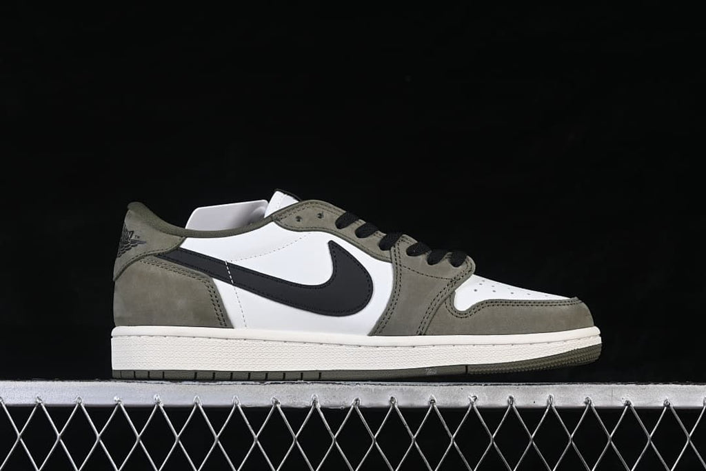 Side profile of the low-top sneaker