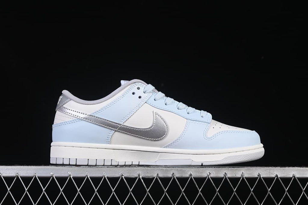 Lateral side view of the low-top sneaker