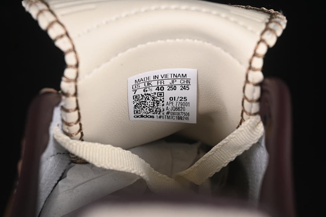 Inside tongue label showing EU size 40 and style code JQ6620