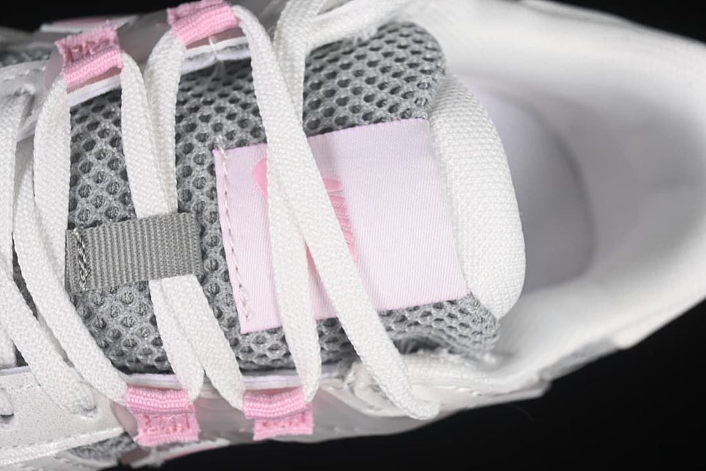 Top close-up of the mesh-look tongue and lace details